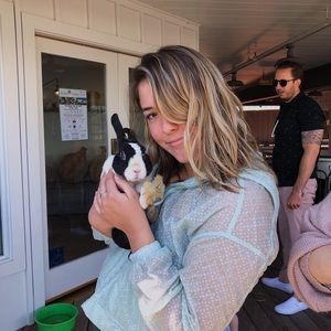 Meet your Posher, Cash